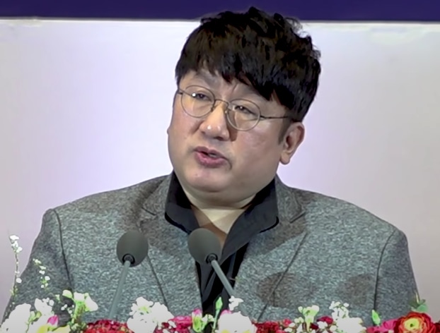 Bang Si-hyuks Rede vor Absolentinnen und Absolventen des Jahrgangs 2019 der Seoul National University (SNU).