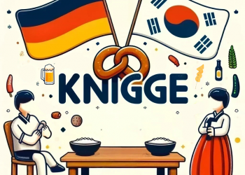 Eine Breitbild-Illustration, in der das Wort 'Knigge' prominent in der Mitte platziert ist, mit einer Figur, die links vom Text ein deutsches Fußballtrikot trägt. Das Fußballtrikot ist in den klassischen weiß-schwarzen Farben der deutschen Nationalmannschaft gestaltet. Rechts vom Text steht eine koreanische Frau, die ein klassisches koreanisches Hanbok trägt. Der Hintergrund der Szene enthält stereotypische Elemente aus der deutschen und der koreanischen Essenskultur.